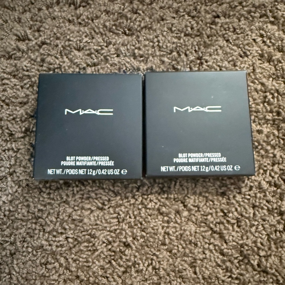 MAC Cosmetics Medium Dark Blot Powder